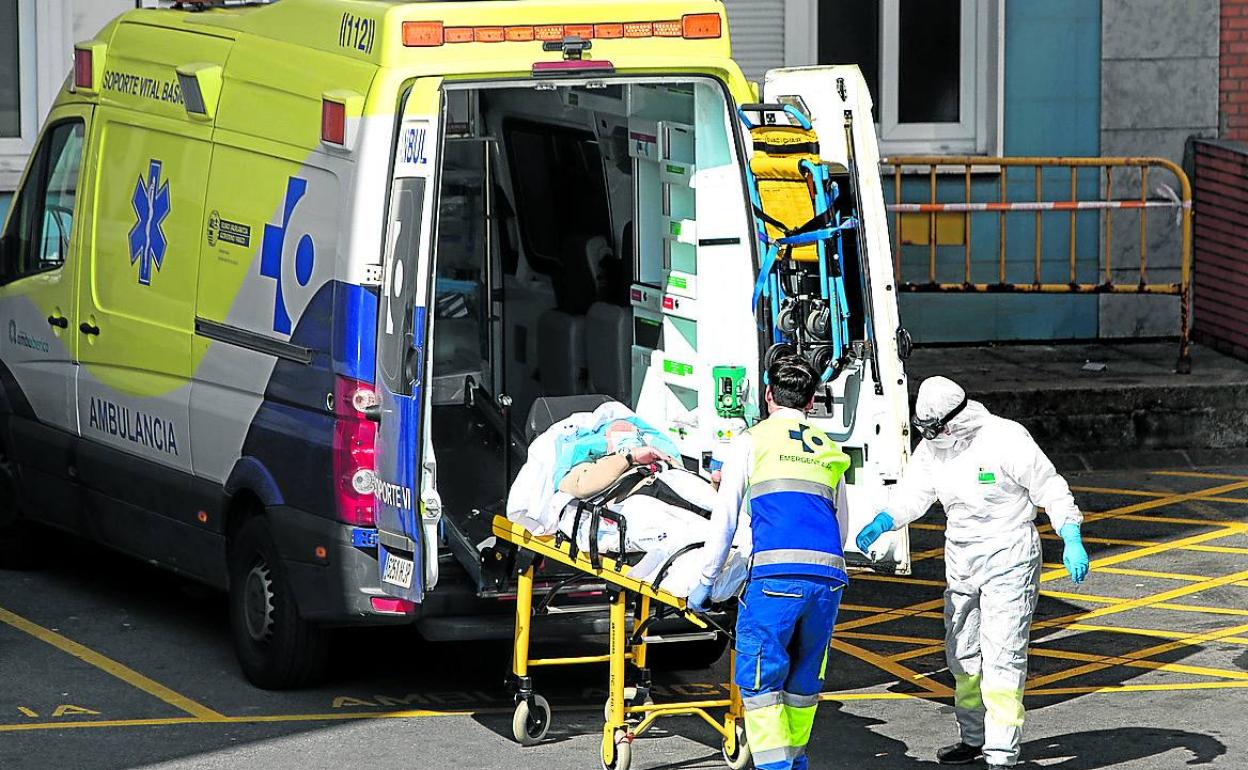 Las ambulancias de urgencias trasladan también a infecciosos | El ...